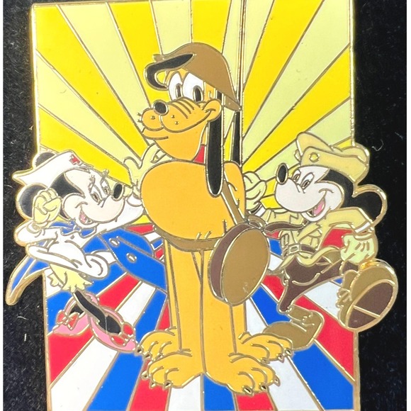 Disney Pin World War II USA Patriotic Poster 2011 LE 250 Pluto Minnie Mickey